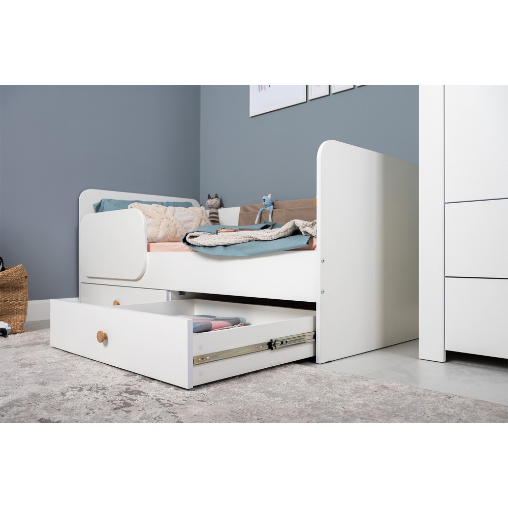 Кровать Джастин с бортиком 17.51 и накладкой-карманом 11.55 Белый PE шагрень Кровать Джастин с бортиком 17.51 и накладкой-карманом 11.55 Белый PE шагрень