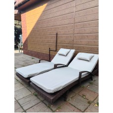 Комплект из 2х шезлонгов с подлокотниками из искусственного ротанга МАРА “MARA” Шоколад