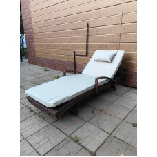 Шезлонг из ротанга с подлокотниками и подушкой «MARA» — цвет шоколад