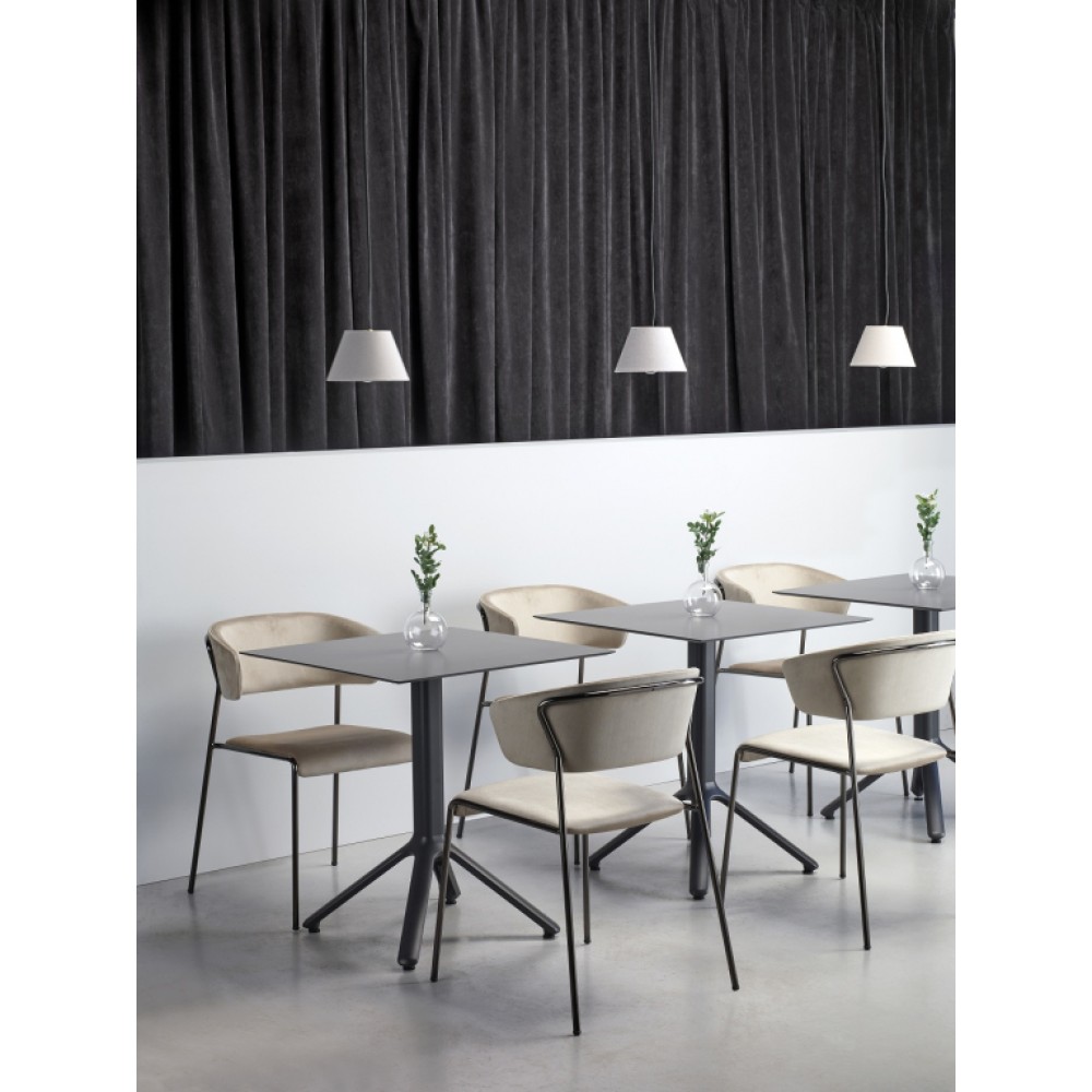 Кресло с обивкой Lisa 005/2851NLV440 Кресло с обивкой Lisa 005/2851NLV440