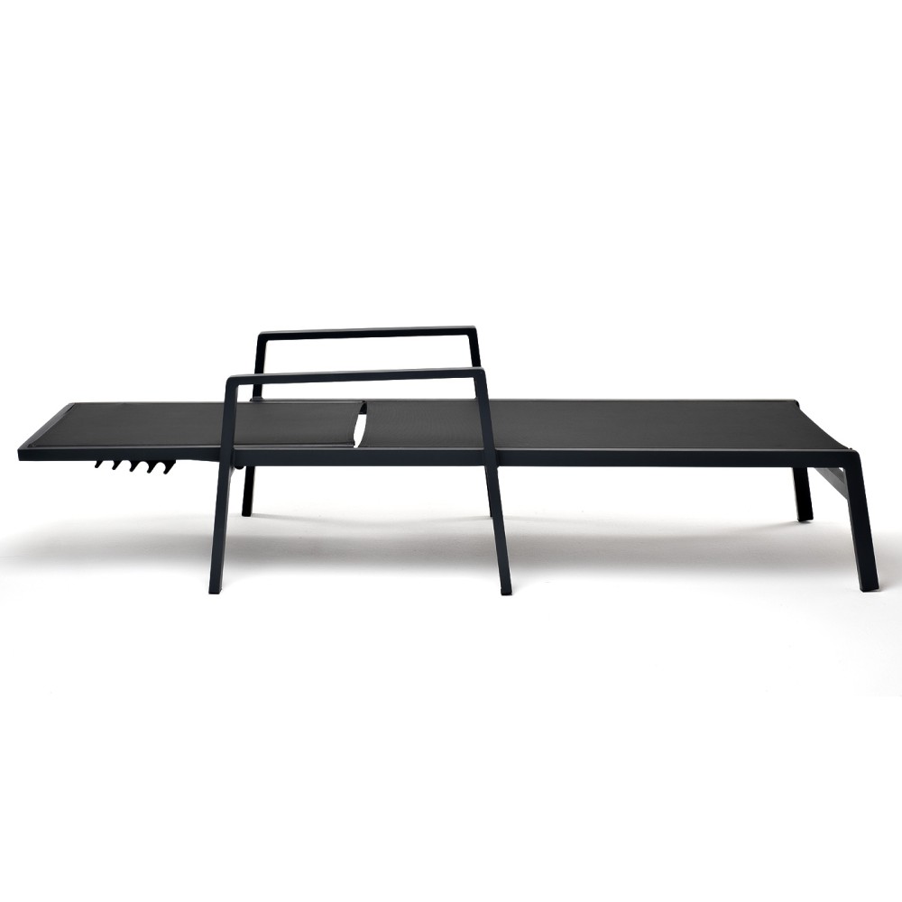 "Парма" шезлонг из алюминия темно-серый (RAL7024) муар, ткань текстилен серая "Парма" шезлонг из алюминия темно-серый (RAL7024) муар, ткань текстилен серая