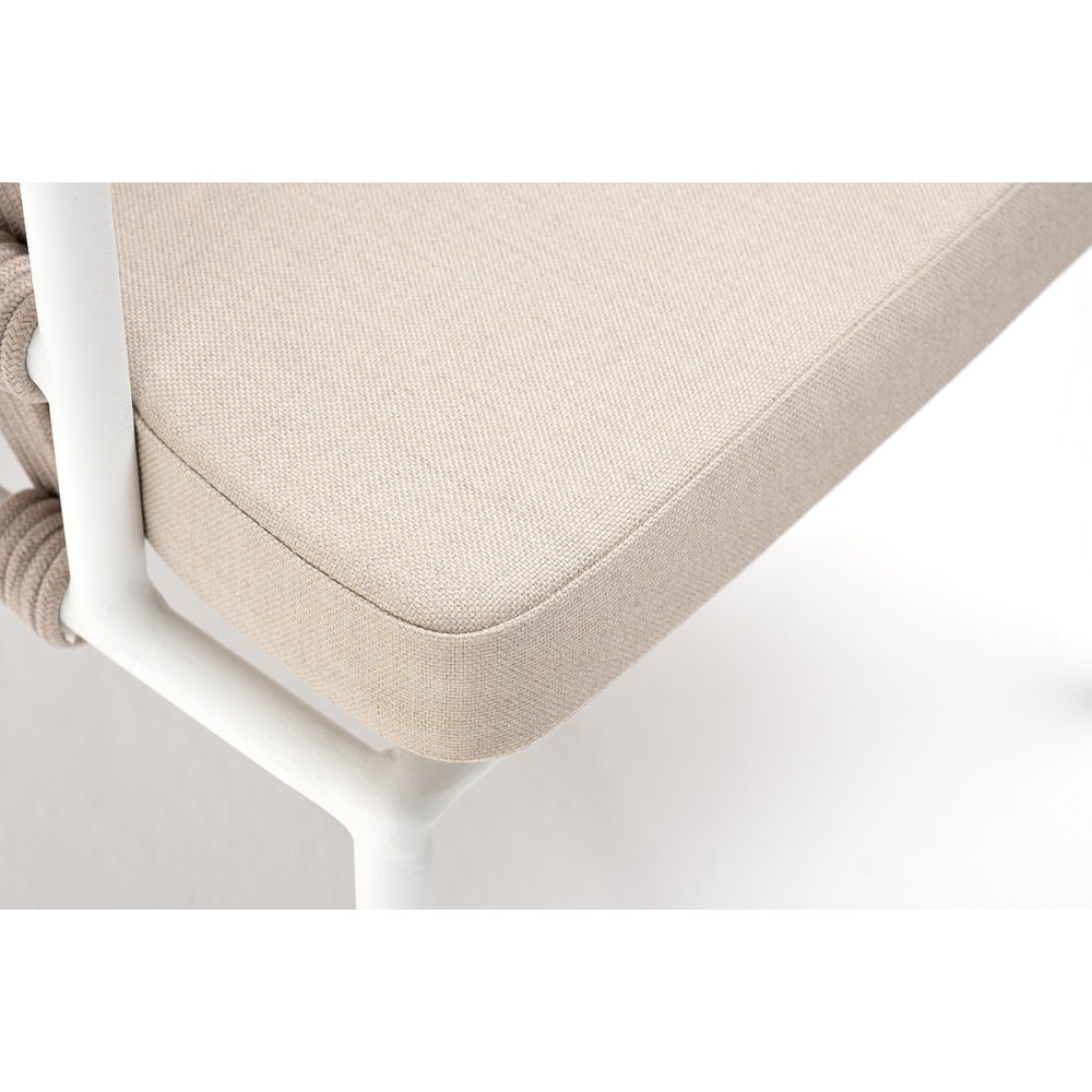 "Диего" стул плетеный из роупа, каркас из стали белый муар, роуп бежевый круглый, ткань бежевая 15052 "Диего" стул плетеный из роупа, каркас из стали белый муар, роуп бежевый круглый, ткань бежевая 15052